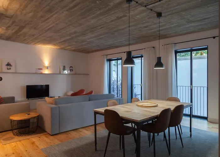 Feels Like Home Intendente Cozy Industrial Flat